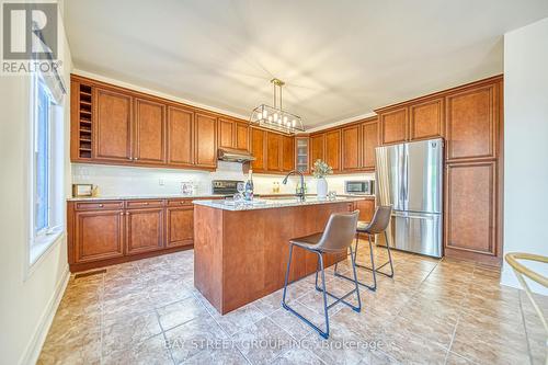 1088 Sherman Brock Circle, Newmarket, ON - Indoor Photo Showing Kitchen