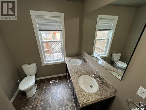 2913 Rae Street, Regina, SK - Indoor Photo Showing Bathroom