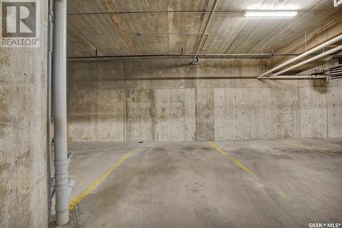 109 502 Perehudoff Crescent, Saskatoon, SK - Indoor Photo Showing Garage