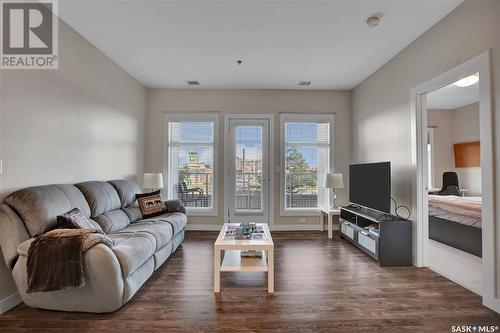 109 502 Perehudoff Crescent, Saskatoon, SK - Indoor Photo Showing Living Room