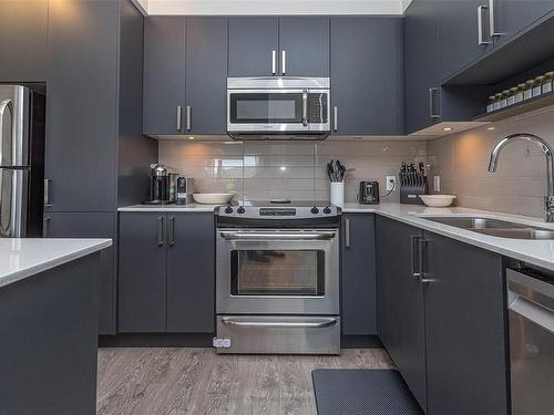 308-286 Wilfert Rd, View Royal, BC - Indoor Photo Showing Kitchen With Double Sink With Upgraded Kitchen