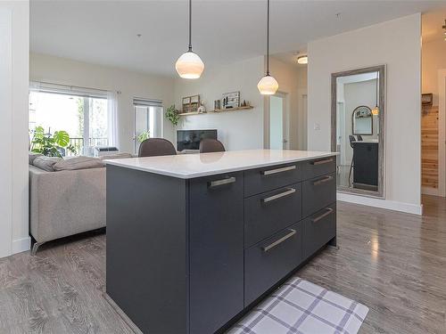 308-286 Wilfert Rd, View Royal, BC - Indoor Photo Showing Kitchen