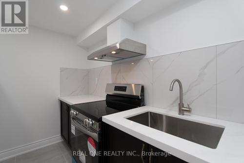 Bsmt - 16 Sauder Drive, Markham, ON - Indoor Photo Showing Kitchen