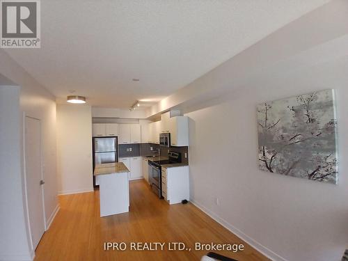 1007 - 360 Square One Drive, Mississauga, ON - Indoor Photo Showing Kitchen