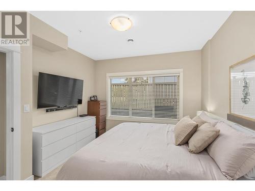 9563 Jensen Road Unit# 403, Lake Country, BC - Indoor Photo Showing Bedroom