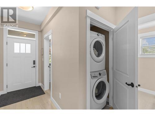 9563 Jensen Road Unit# 403, Lake Country, BC - Indoor Photo Showing Laundry Room