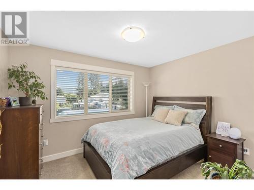 9563 Jensen Road Unit# 403, Lake Country, BC - Indoor Photo Showing Bedroom