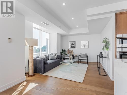 Ph01 - 68 Merton Street, Toronto (Mount Pleasant West), ON - Indoor Photo Showing Living Room