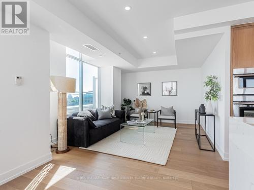 Ph01 - 68 Merton Street, Toronto (Mount Pleasant West), ON - Indoor Photo Showing Living Room