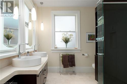 27 Schneider Avenue, Kitchener, ON - Indoor Photo Showing Bathroom