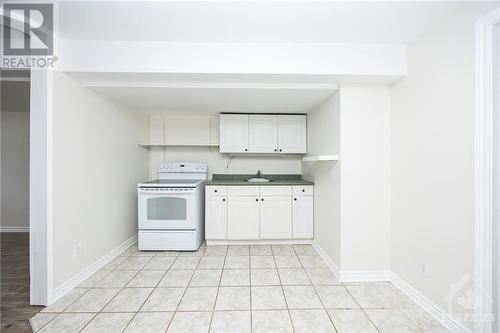 19 Johnston Street, Carleton Place, ON - Indoor Photo Showing Kitchen