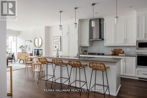 304 - 200 Woodbine Avenue, Toronto (The Beaches), ON - Indoor Photo Showing Kitchen With Upgraded Kitchen