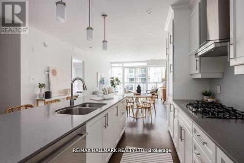 304 - 200 Woodbine Avenue, Toronto (The Beaches), ON - Indoor Photo Showing Kitchen With Double Sink With Upgraded Kitchen