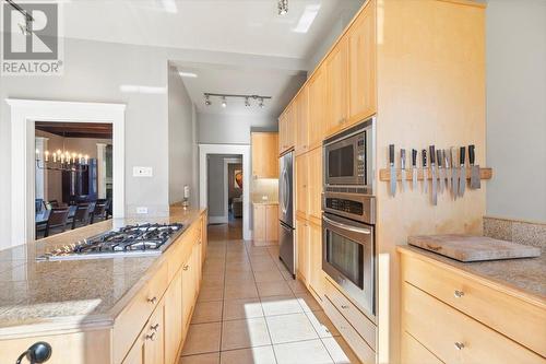 9 Park Crescent, Fernie, BC - Indoor Photo Showing Kitchen