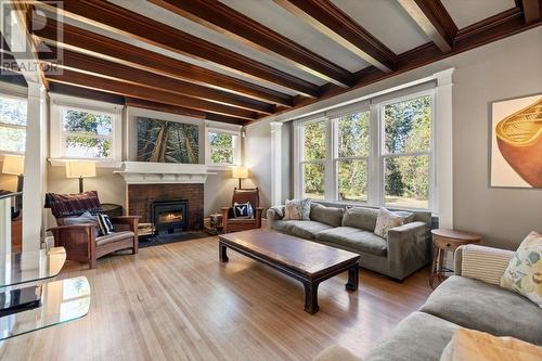 9 Park Crescent, Fernie, BC - Indoor Photo Showing Living Room With Fireplace