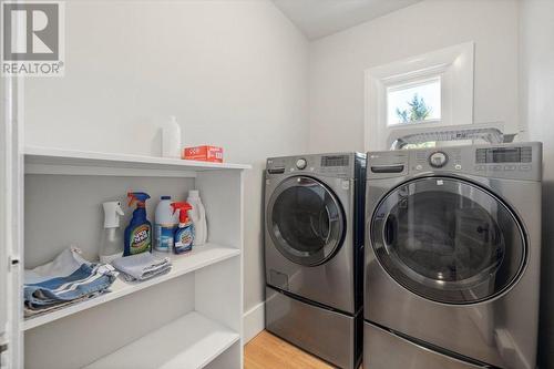 9 Park Crescent, Fernie, BC - Indoor Photo Showing Laundry Room