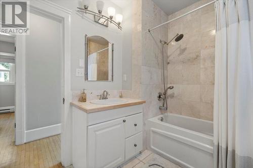 9 Park Crescent, Fernie, BC - Indoor Photo Showing Bathroom