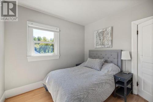 9 Park Crescent, Fernie, BC - Indoor Photo Showing Bedroom