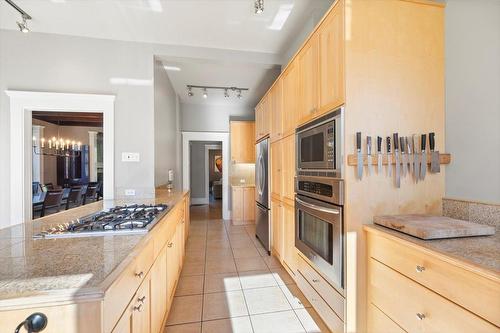 9 Park Crescent, Fernie, BC - Indoor Photo Showing Kitchen