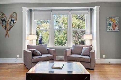 9 Park Crescent, Fernie, BC - Indoor Photo Showing Living Room