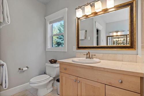 9 Park Crescent, Fernie, BC - Indoor Photo Showing Bathroom