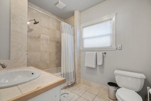 9 Park Crescent, Fernie, BC - Indoor Photo Showing Bathroom