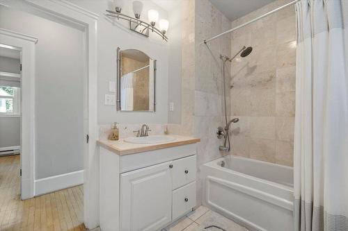 9 Park Crescent, Fernie, BC - Indoor Photo Showing Bathroom