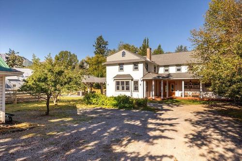 9 Park Crescent, Fernie, BC - Outdoor With Facade