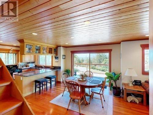 1587 Boar'S Nest Road, Powell River, BC - Indoor Photo Showing Dining Room