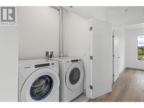 2735 Shannon Lake Road Unit# 112, West Kelowna, BC - Indoor Photo Showing Laundry Room