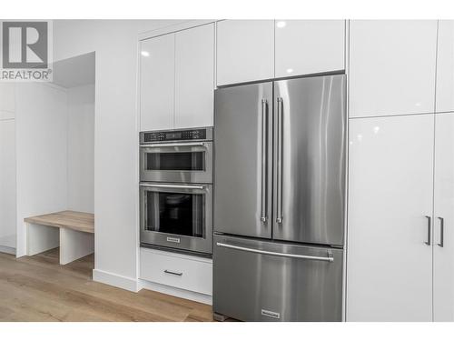 2735 Shannon Lake Road Unit# 112, West Kelowna, BC - Indoor Photo Showing Kitchen With Stainless Steel Kitchen