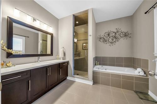 165 Woodway Trail, Simcoe, ON - Indoor Photo Showing Bathroom