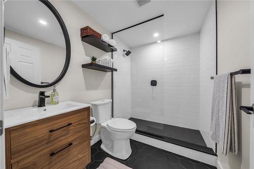 165 Woodway Trail, Simcoe, ON - Indoor Photo Showing Bathroom