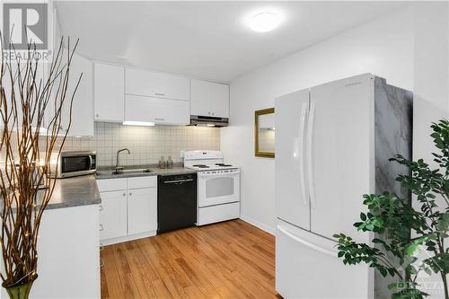 54 Alison Korn Private, Ottawa, ON - Indoor Photo Showing Kitchen