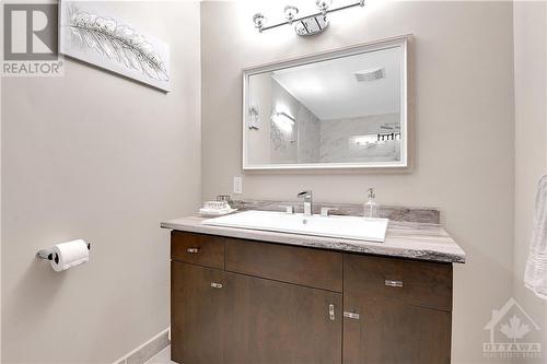 330 Royal Fern Way, Ottawa, ON - Indoor Photo Showing Bathroom