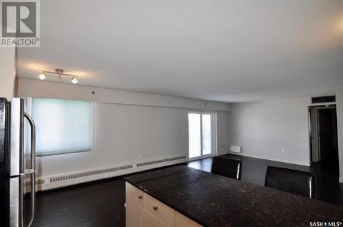 408 537 4Th Avenue N, Saskatoon, SK - Indoor Photo Showing Kitchen