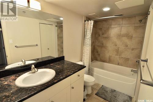 408 537 4Th Avenue N, Saskatoon, SK - Indoor Photo Showing Bathroom