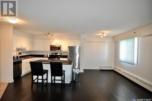 408 537 4Th Avenue N, Saskatoon, SK - Indoor Photo Showing Kitchen