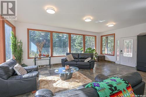 207 Poplar Crescent, Paddockwood Rm No. 520, SK - Indoor Photo Showing Living Room