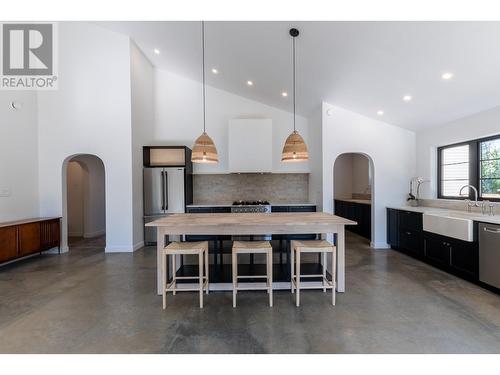 14340 Homestead Road, Prince George, BC - Indoor Photo Showing Kitchen With Upgraded Kitchen