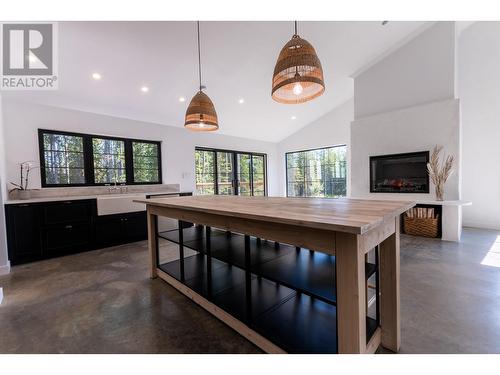 14340 Homestead Road, Prince George, BC - Indoor Photo Showing Kitchen