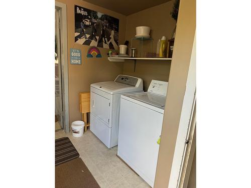 445 4Th Avenue, Kimberley, BC - Indoor Photo Showing Laundry Room