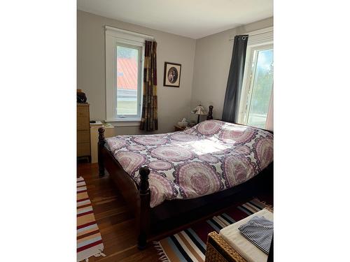 445 4Th Avenue, Kimberley, BC - Indoor Photo Showing Bedroom