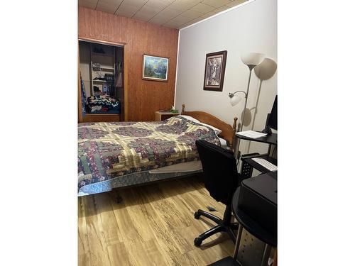 445 4Th Avenue, Kimberley, BC - Indoor Photo Showing Bedroom