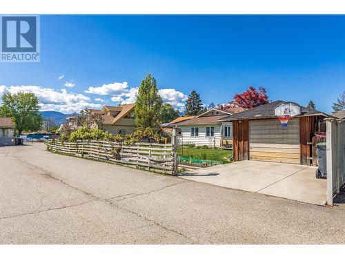 607 Glenwood Avenue, Kelowna, BC - Outdoor