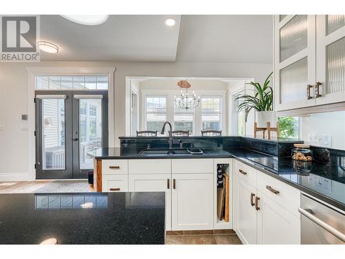 6632 Mountainview Drive, Oliver, BC - Indoor Photo Showing Kitchen