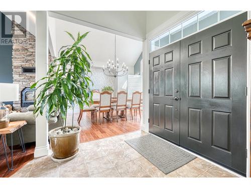 6632 Mountainview Drive, Oliver, BC - Indoor Photo Showing Dining Room