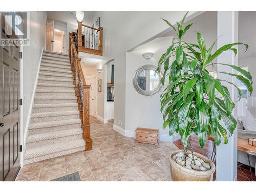 6632 Mountainview Drive, Oliver, BC - Indoor Photo Showing Living Room With Fireplace