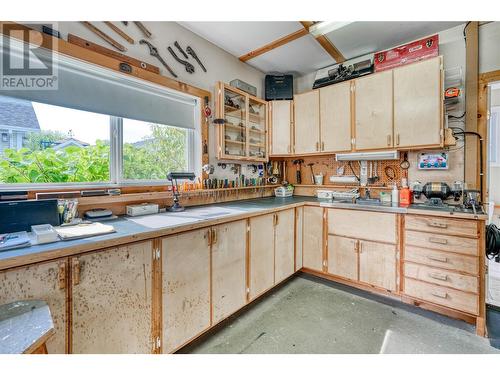 6632 Mountainview Drive, Oliver, BC - Indoor Photo Showing Bathroom