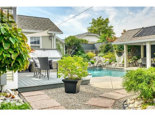 6632 Mountainview Drive, Oliver, BC - Outdoor With In Ground Pool With Deck Patio Veranda With Exterior